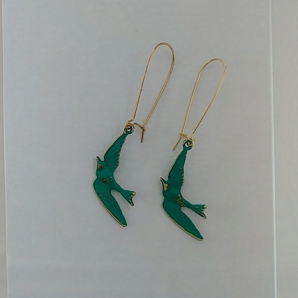 🌈SOLD🌈Patina Flying Birds Charm Dangle Earring - Picture 4 of 8